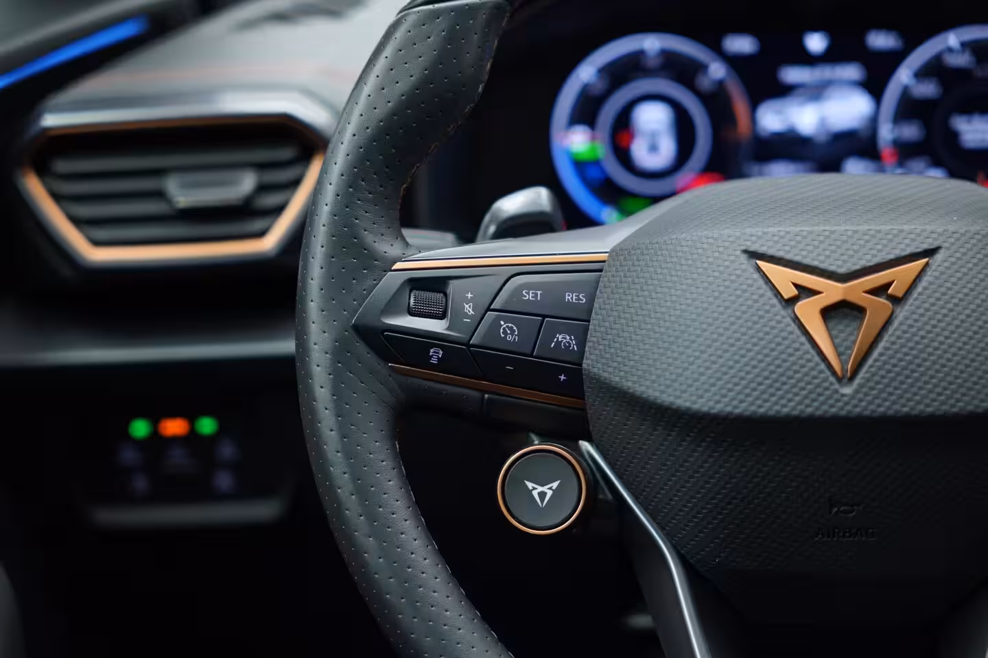 Cupra Formentor 1.4 e-Hybrid VZ Performance |Pano|Buttons|Memory|Dodehoek|Ambient|