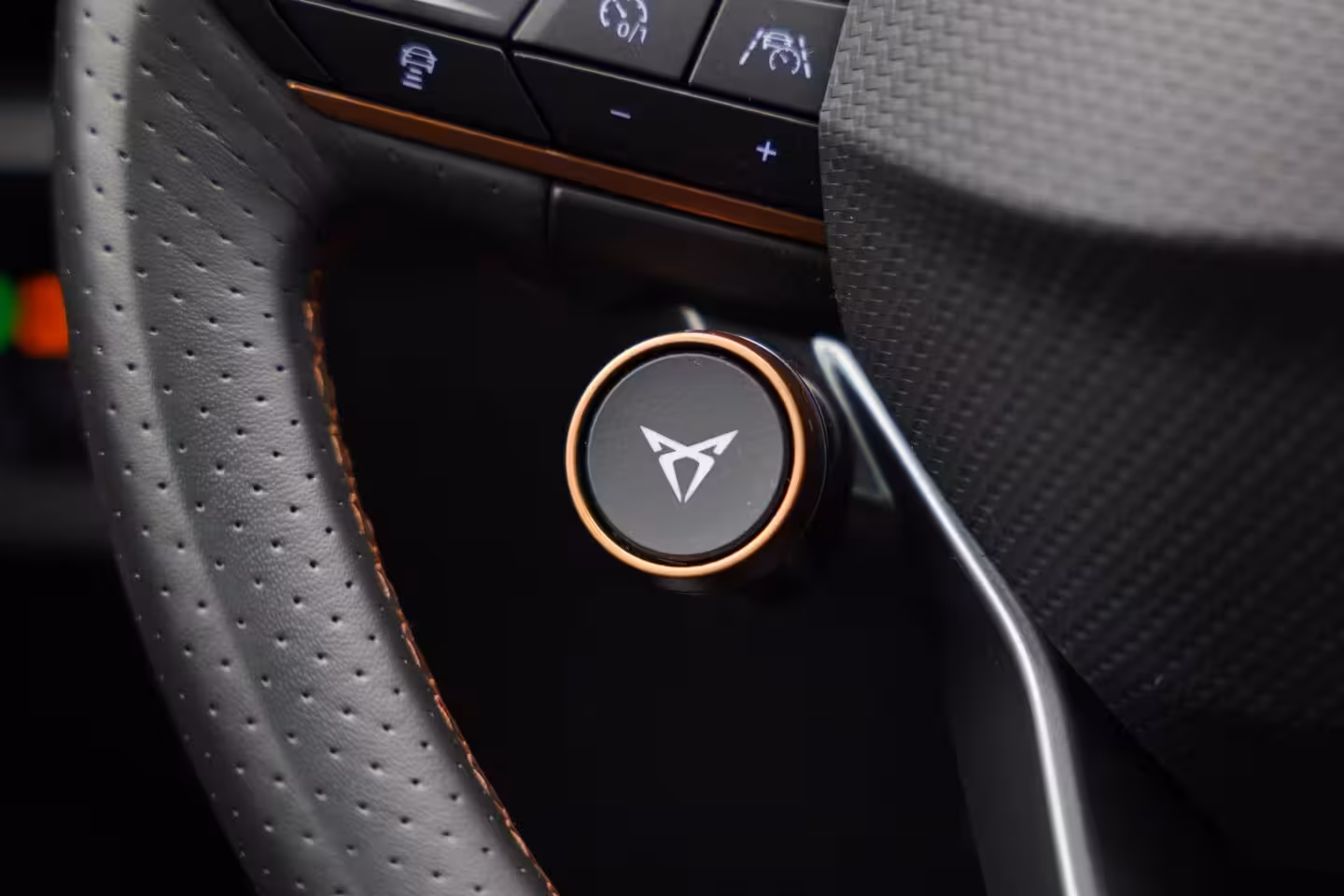 Cupra Formentor 1.4 e-Hybrid VZ Performance |Pano|Buttons|Memory|Dodehoek|Ambient|