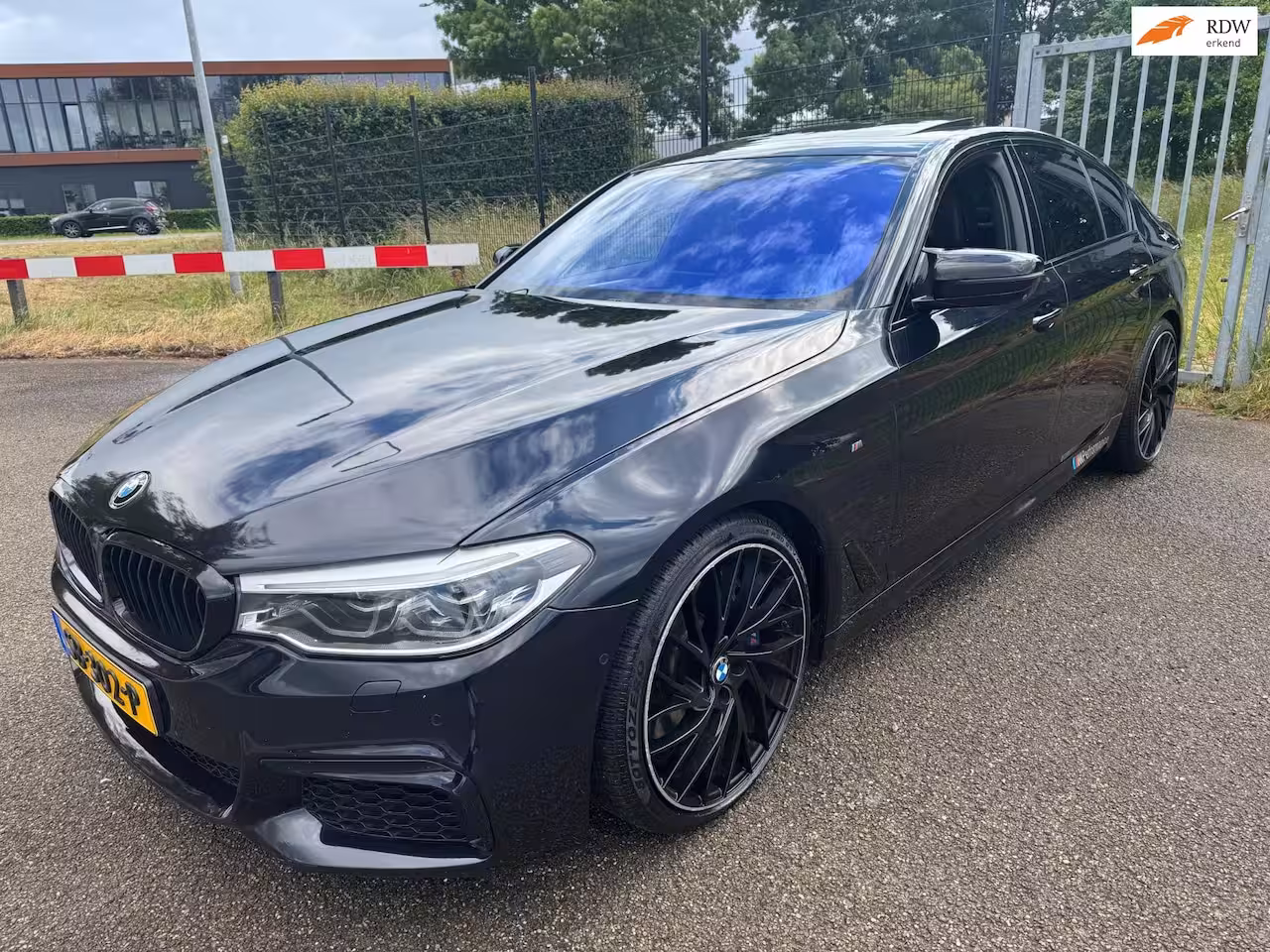 BMW 5-serie M550i xDrive High Exe 550PK B&O Performance Pack