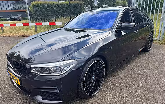 BMW 5-serie M550i xDrive High Exe 550PK B&O Performance Pack