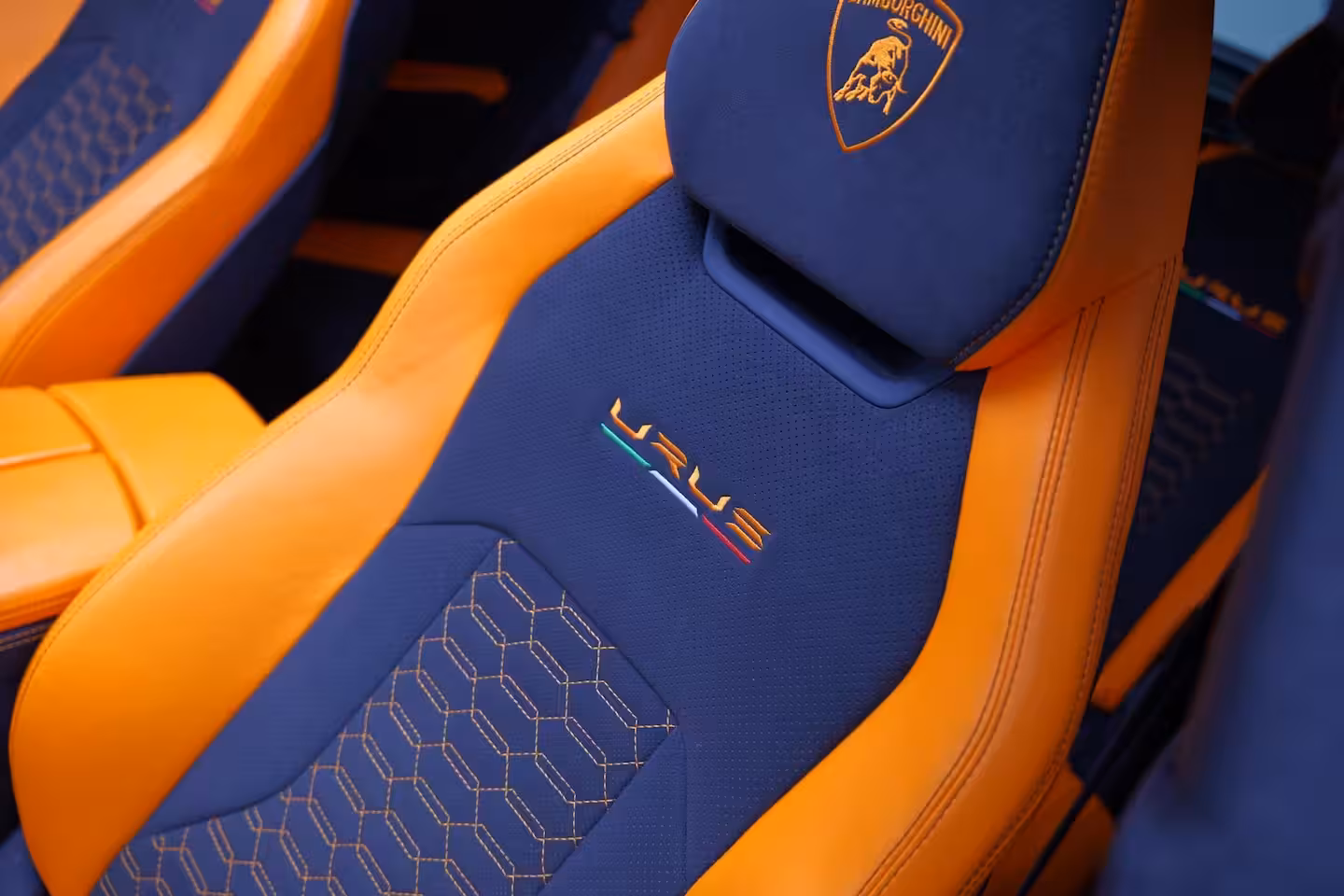 Lamborghini Urus 4.0 V8 Graphite Capsule |BTW|Massage|PPF|Fabrieksgarantie|