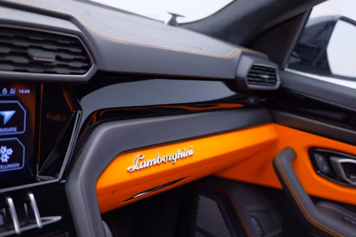 Lamborghini Urus 4.0 V8 Graphite Capsule |BTW|Massage|PPF|Fabrieksgarantie|