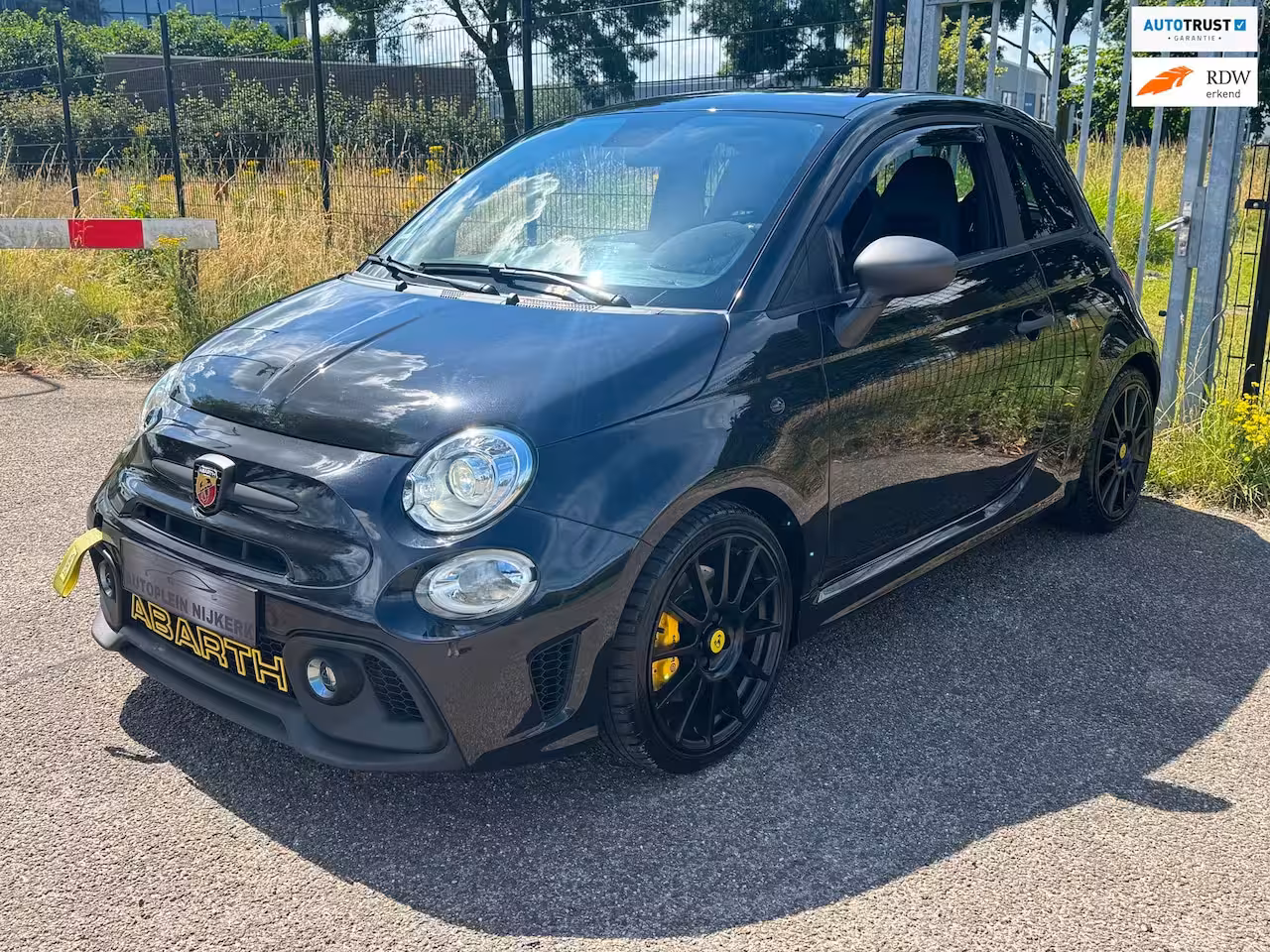 Abarth 695 1.4 T-Jet 180PK Competizione Carbon Sabelt Monza Beats