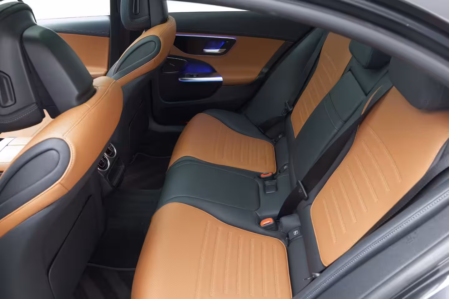 Mercedes-Benz C-klasse C300e AMG Line |Pano|Burmester|Ambient|Trekhaak|Leder|