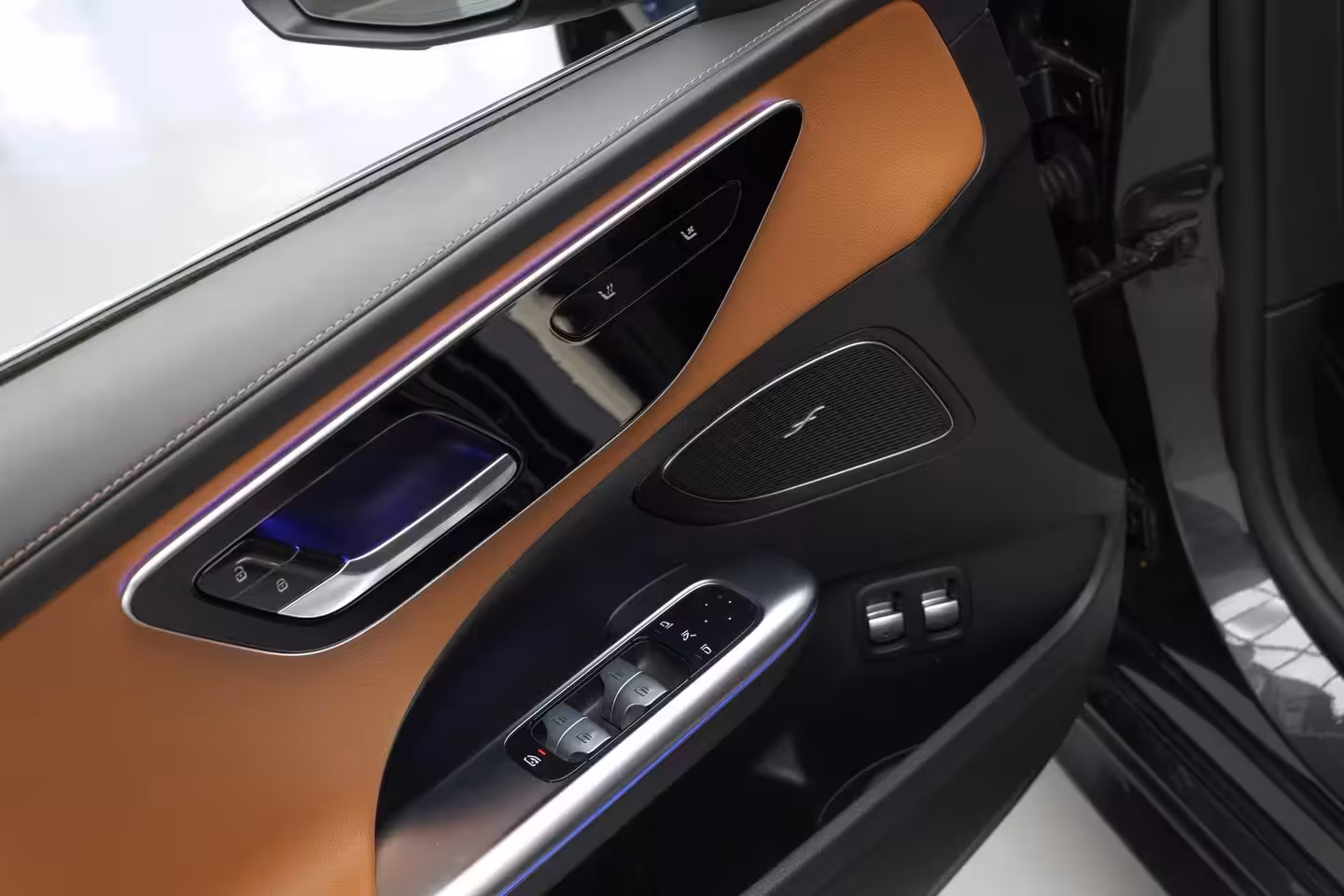 Mercedes-Benz C-klasse C300e AMG Line |Pano|Burmester|Ambient|Trekhaak|Leder|