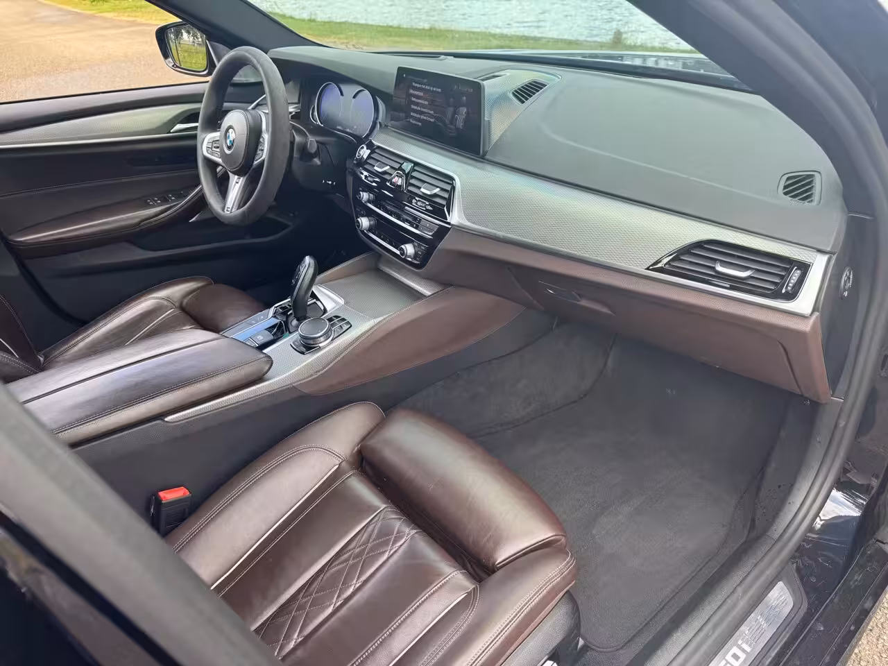BMW 5-serie M550i xDrive High Exe 550PK B&O Performance Pack