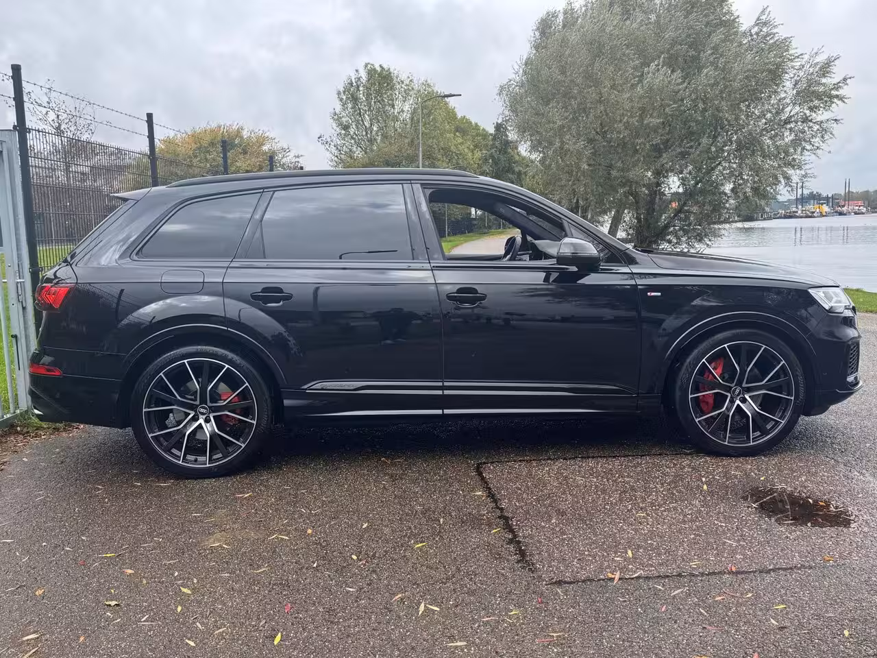 Audi Q7 55 TFSI quattro RS zetels Black Optic Pano Ambient 22inch