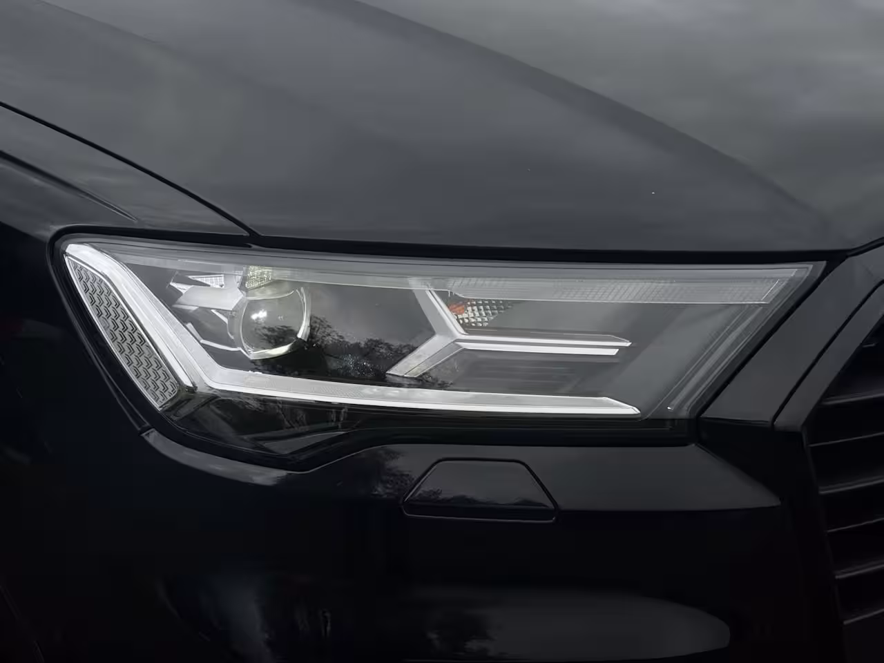Audi Q7 55 TFSI quattro RS zetels Black Optic Pano Ambient 22inch