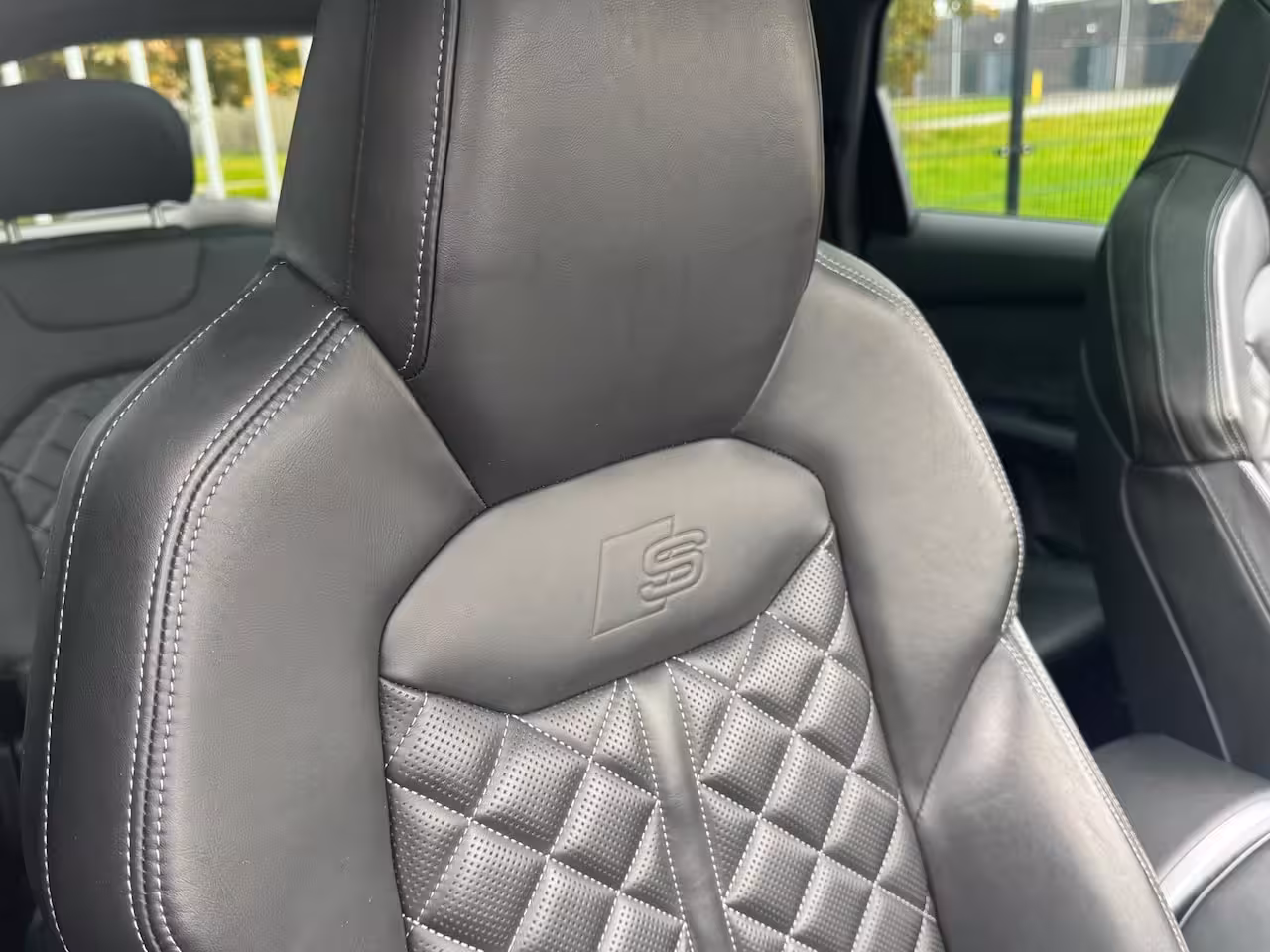 Audi Q7 55 TFSI quattro RS zetels Black Optic Pano Ambient 22inch