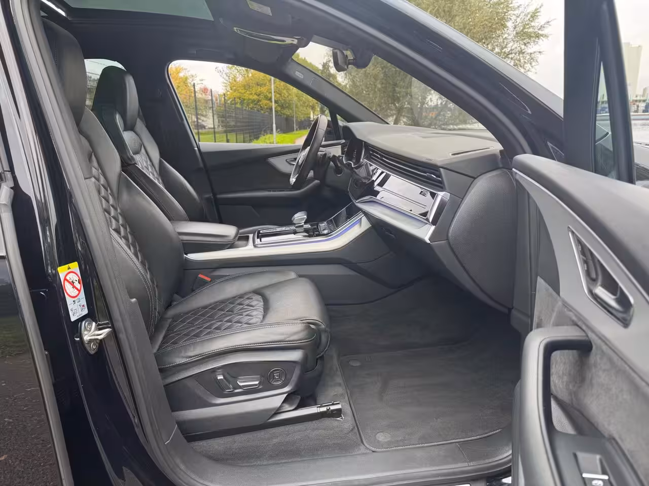 Audi Q7 55 TFSI quattro RS zetels Black Optic Pano Ambient 22inch
