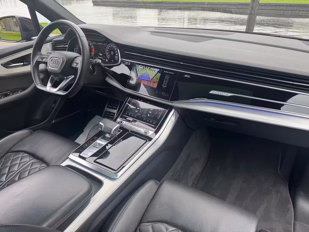 Audi Q7 55 TFSI quattro RS zetels Black Optic Pano Ambient 22inch
