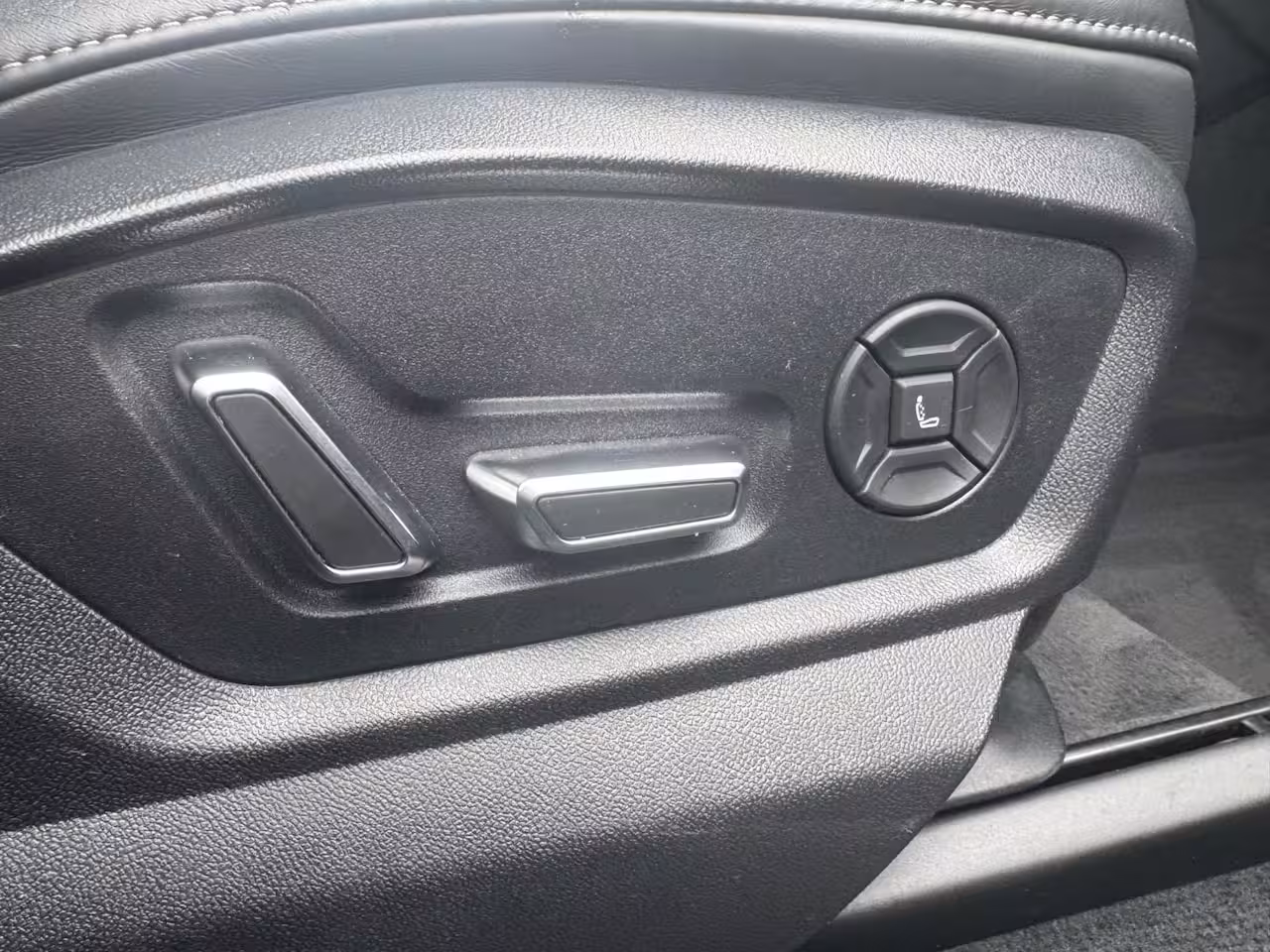 Audi Q7 55 TFSI quattro RS zetels Black Optic Pano Ambient 22inch