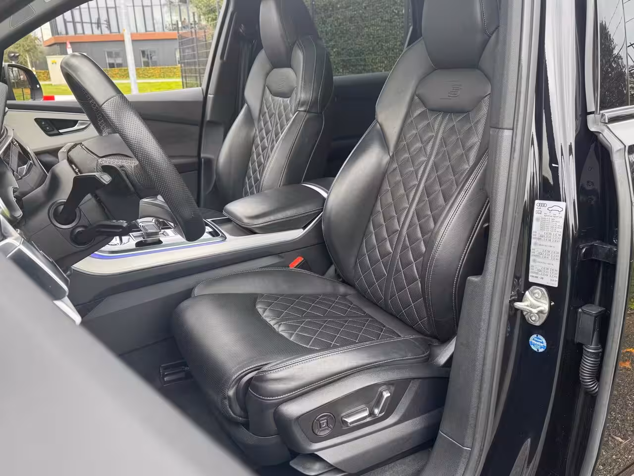 Audi Q7 55 TFSI quattro RS zetels Black Optic Pano Ambient 22inch