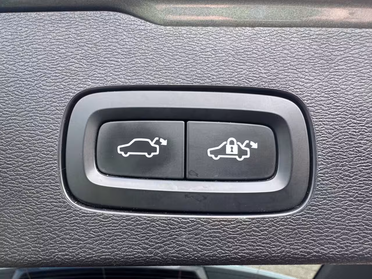 Volvo V60 2.0 T8 390PK Recharge AWD R-Design Panodak LED Trekhaak 19inch