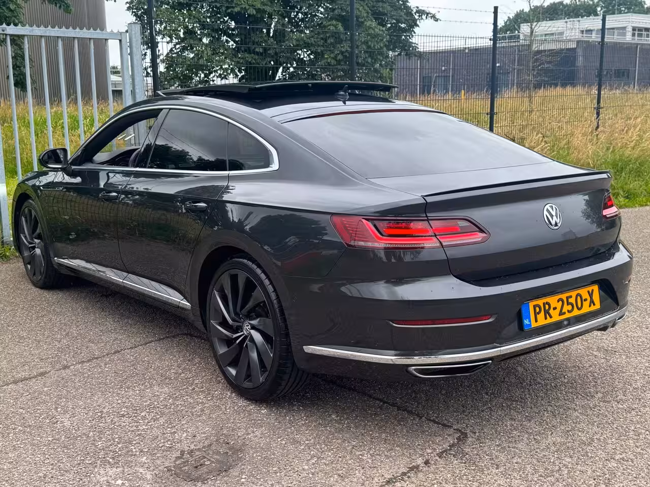 Volkswagen Arteon 2.0 TSI 4Motion Business R Panodak 20inch Dynaudio MEGA VOL