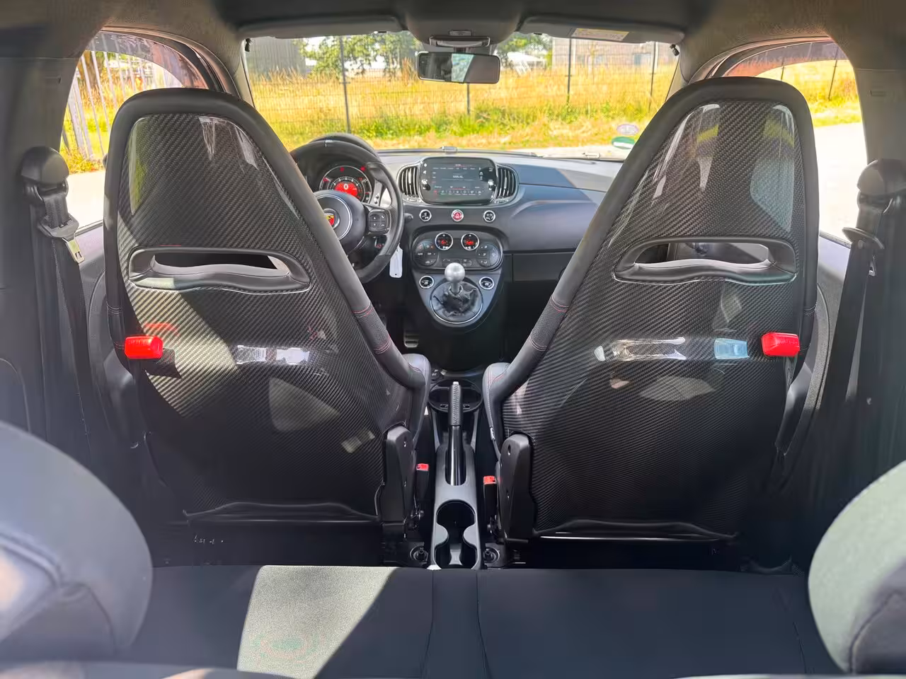 Abarth 695 1.4 T-Jet 180PK Competizione Carbon Sabelt Monza Beats