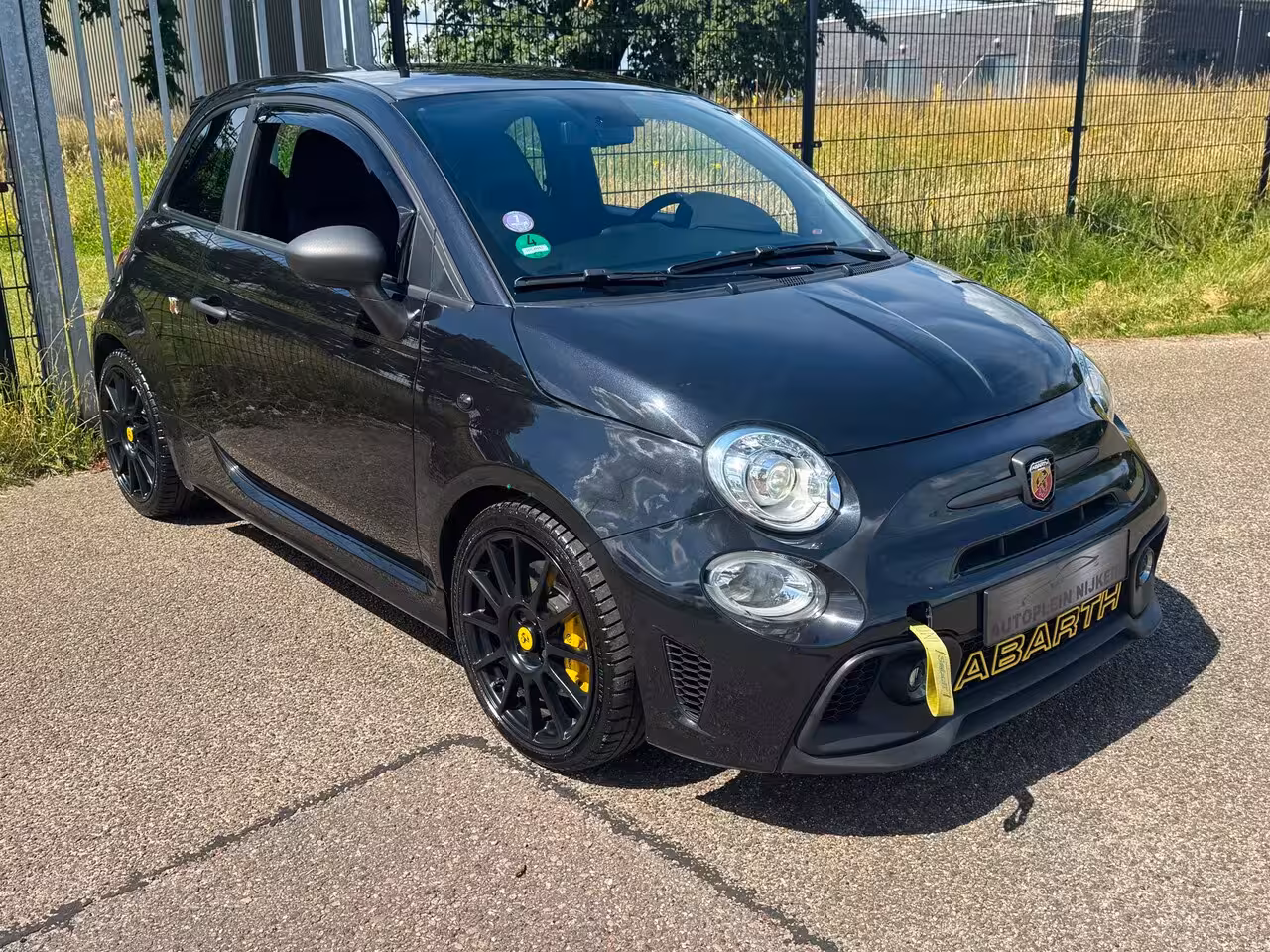 Abarth 695 1.4 T-Jet 180PK Competizione Carbon Sabelt Monza Beats