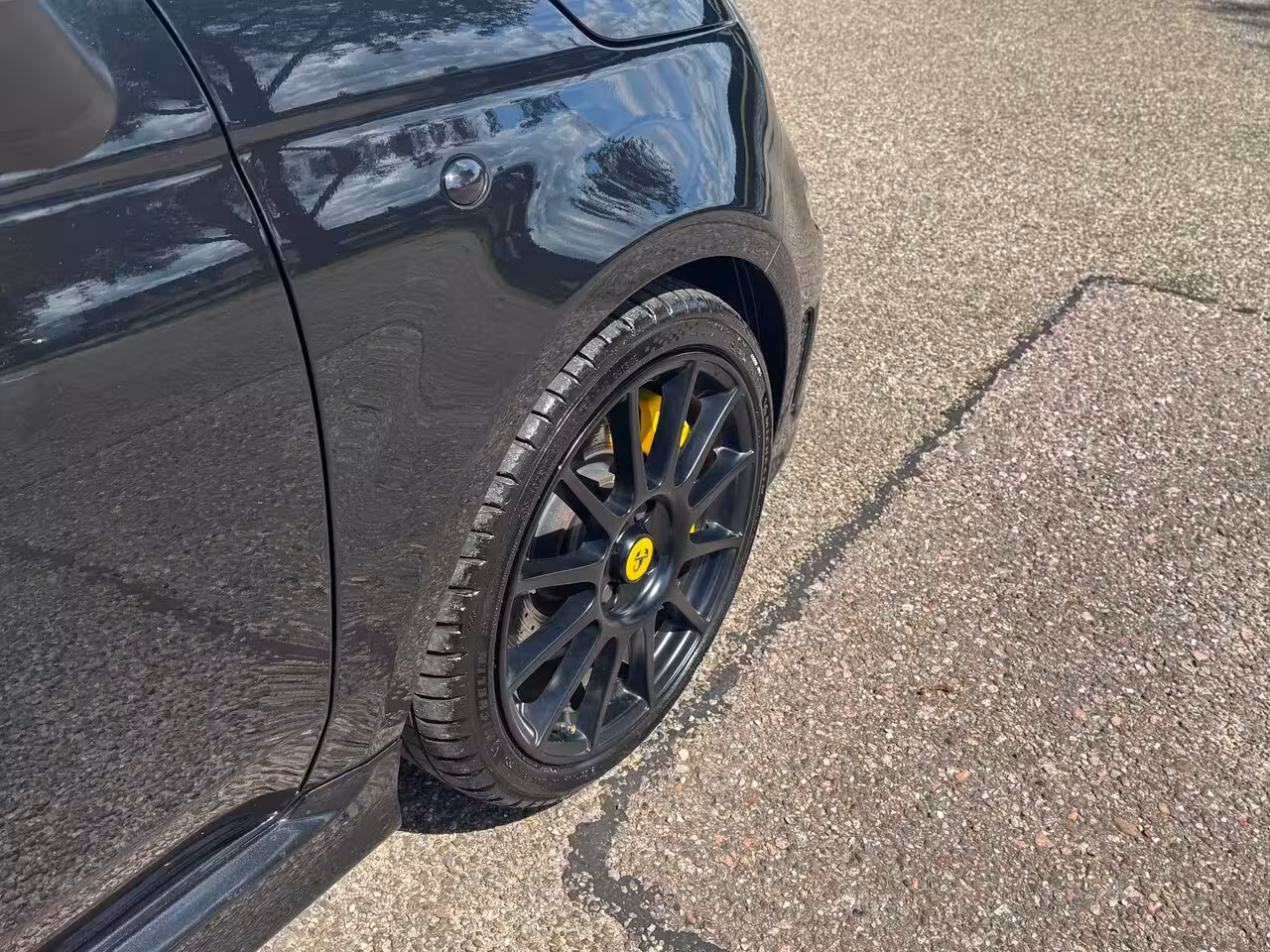 Abarth 695 1.4 T-Jet 180PK Competizione Carbon Sabelt Monza Beats