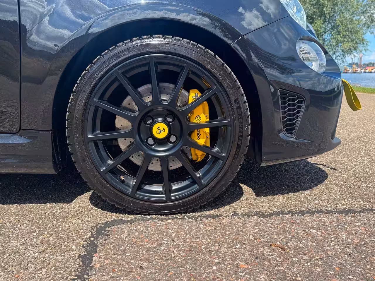 Abarth 695 1.4 T-Jet 180PK Competizione Carbon Sabelt Monza Beats
