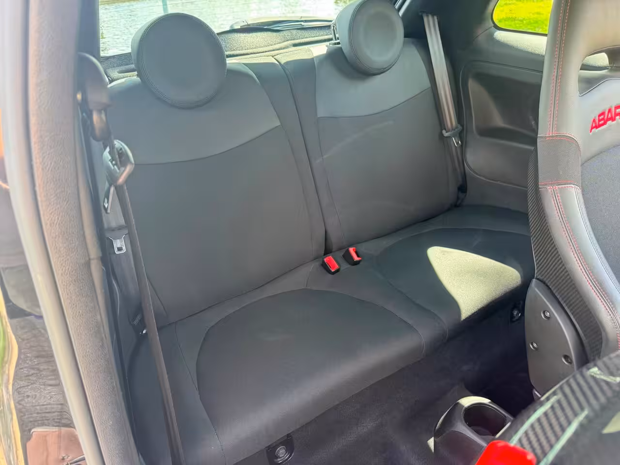 Abarth 695 1.4 T-Jet 180PK Competizione Carbon Sabelt Monza Beats