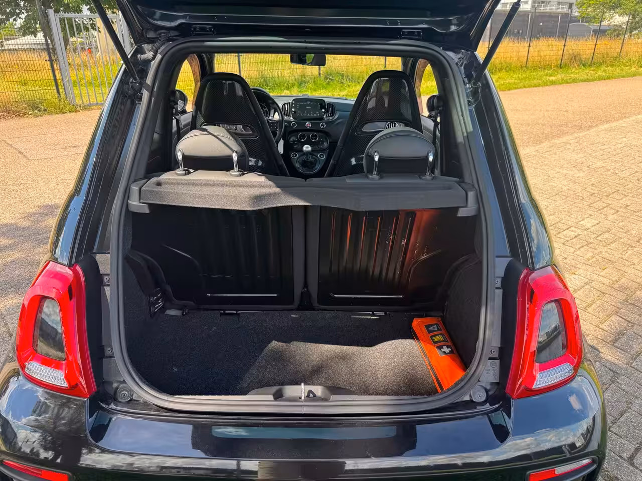 Abarth 695 1.4 T-Jet 180PK Competizione Carbon Sabelt Monza Beats