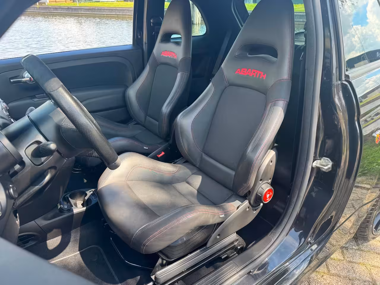 Abarth 695 1.4 T-Jet 180PK Competizione Carbon Sabelt Monza Beats