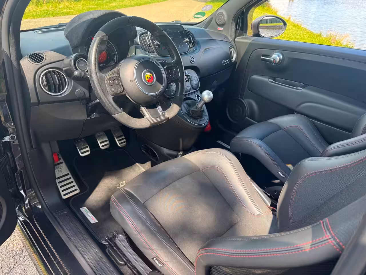 Abarth 695 1.4 T-Jet 180PK Competizione Carbon Sabelt Monza Beats