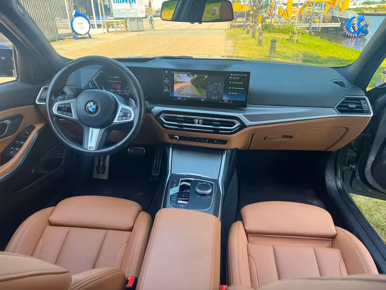 BMW 3-serie Touring 330i xDrive M Sport Laser Panodak Memory HuD VOL