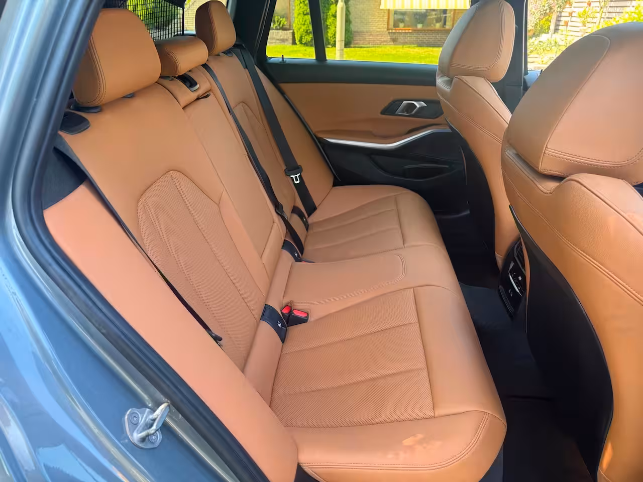 BMW 3-serie Touring 330i xDrive M Sport Laser Panodak Memory HuD VOL