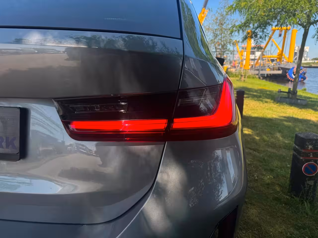 BMW 3-serie Touring 330i xDrive M Sport Laser Panodak Memory HuD VOL