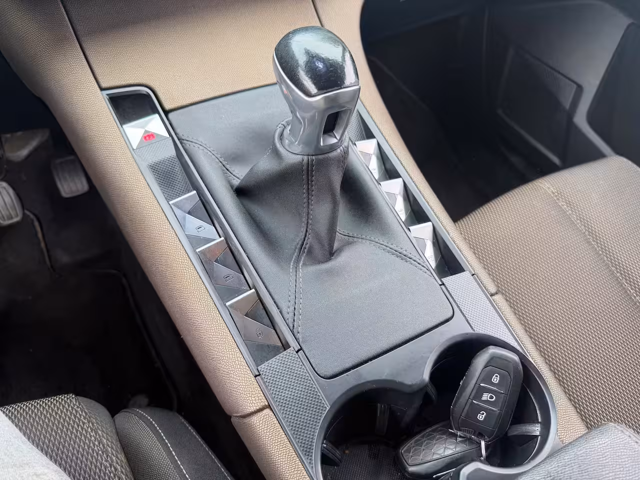 DS 7 Crossback 1.2 Turbo 130 Business NAP Trekhaak LED Keyless