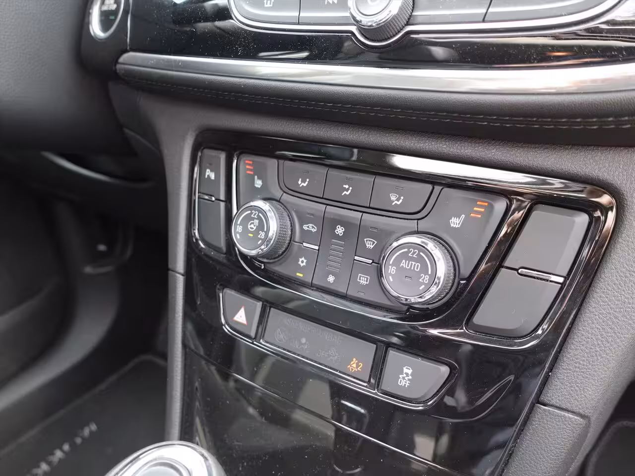 Opel Mokka X 1.4 Turbo 140pk Black Edition AUT RIJKLAAR/STUUR/STOEL VERWARMING/KEYLESS/SCHUIFKANTEL DAK