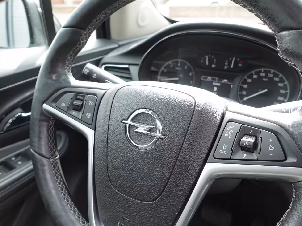 Opel Mokka X 1.4 Turbo 140pk Black Edition AUT RIJKLAAR/STUUR/STOEL VERWARMING/KEYLESS/SCHUIFKANTEL DAK