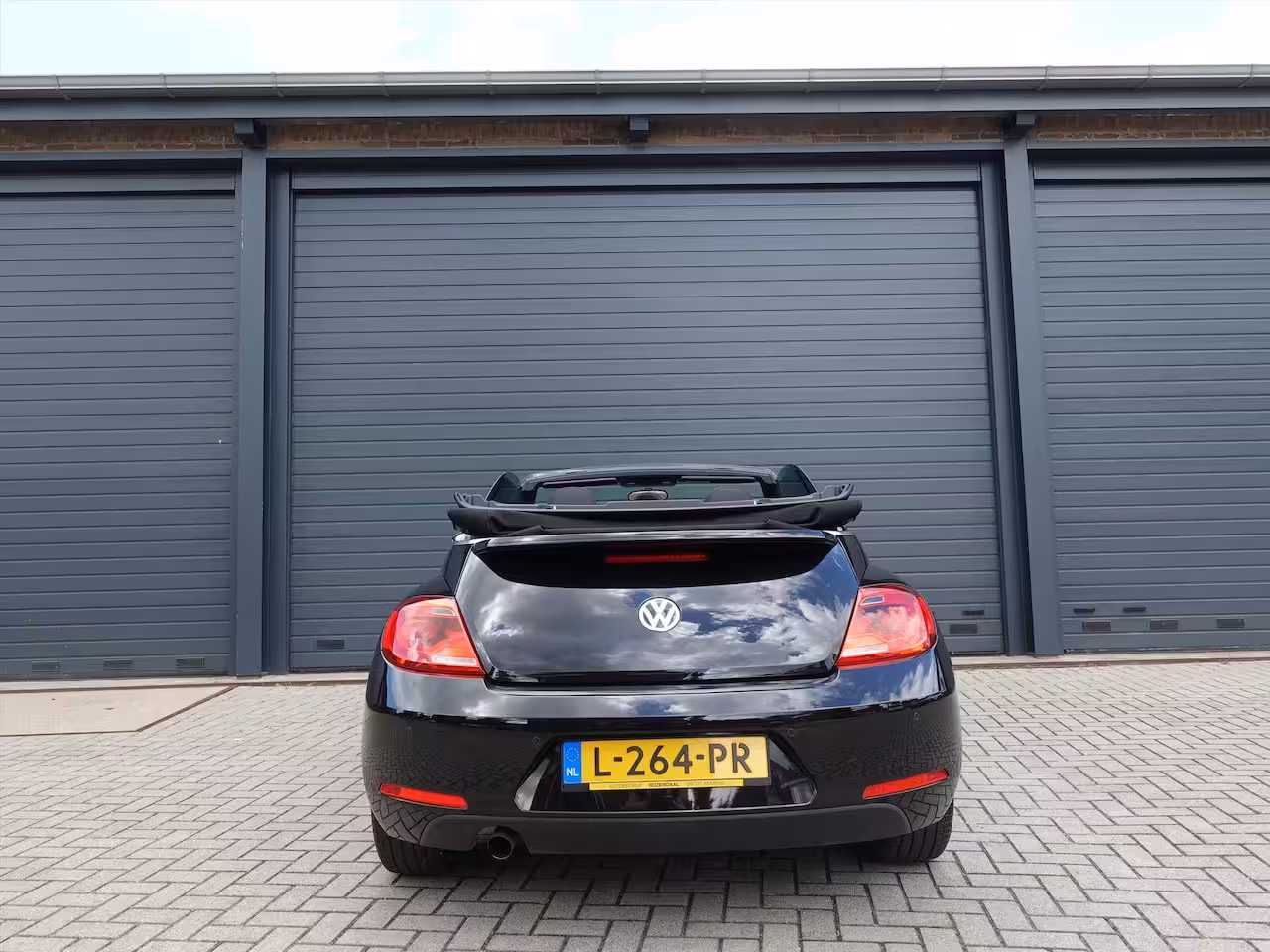 Volkswagen Beetle Cabriolet 1.2 TSI Design RIJKLAAR/STOELVERWARMING/CLIMA/PDC/NAVI/