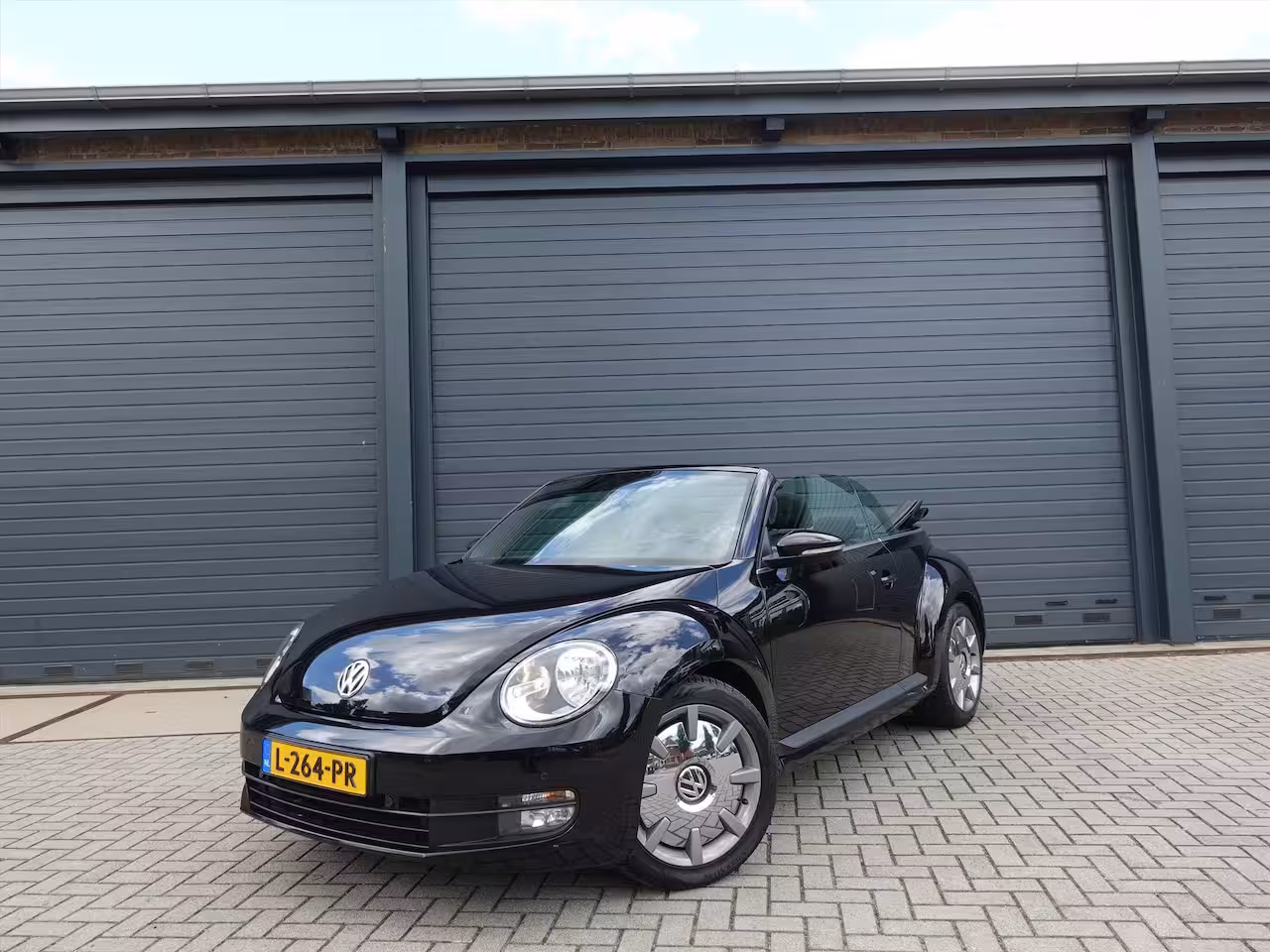 Volkswagen Beetle Cabriolet 1.2 TSI Design RIJKLAAR/STOELVERWARMING/CLIMA/PDC/NAVI/
