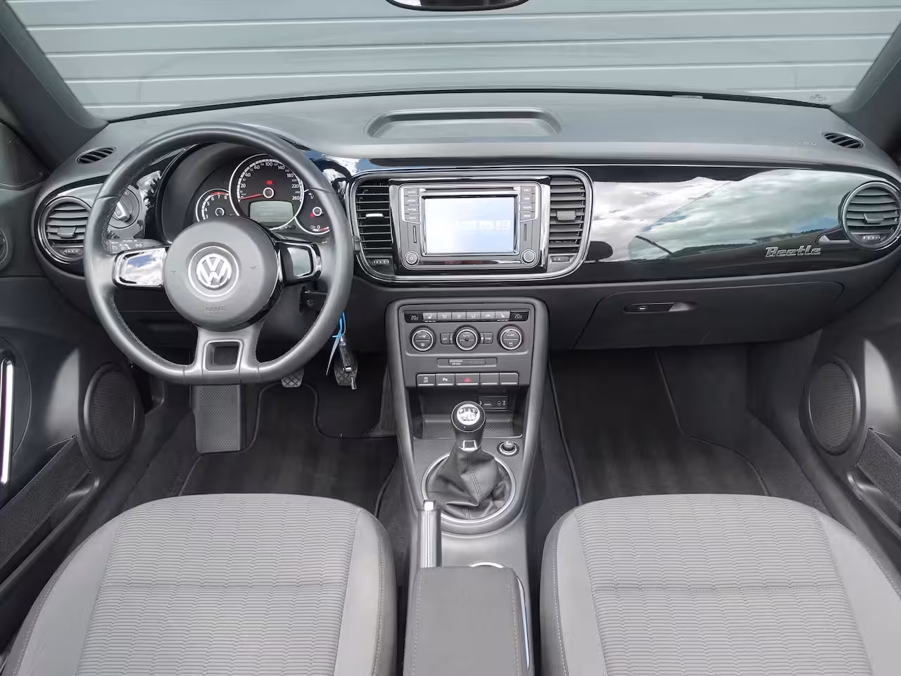 Volkswagen Beetle Cabriolet 1.2 TSI Design RIJKLAAR/STOELVERWARMING/CLIMA/PDC/NAVI/