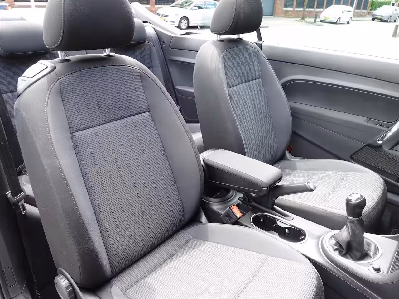 Volkswagen Beetle Cabriolet 1.2 TSI Design RIJKLAAR/STOELVERWARMING/CLIMA/PDC/NAVI/