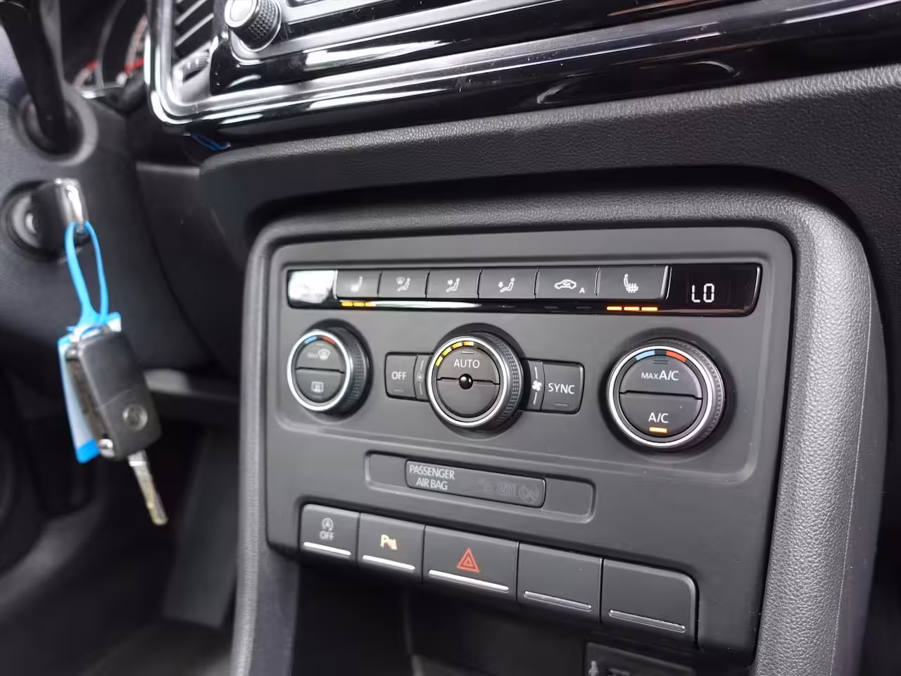 Volkswagen Beetle Cabriolet 1.2 TSI Design RIJKLAAR/STOELVERWARMING/CLIMA/PDC/NAVI/