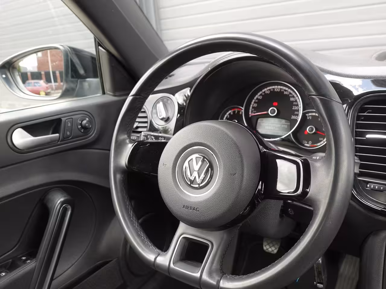 Volkswagen Beetle Cabriolet 1.2 TSI Design RIJKLAAR/STOELVERWARMING/CLIMA/PDC/NAVI/