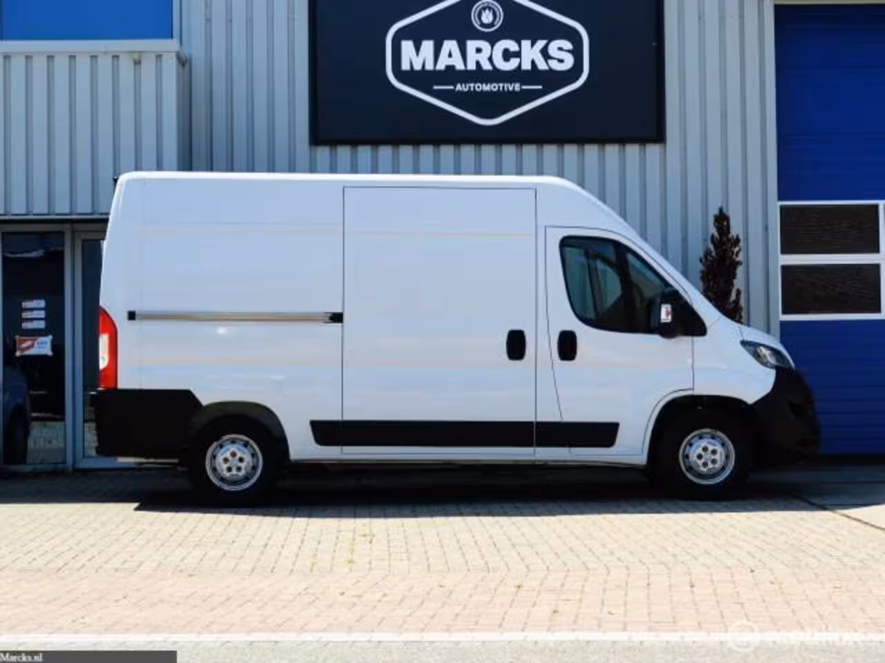 Peugeot Boxer Bestel 333 2.2 BlueHDi 120 L2H2 2x SCHUIFDEUR