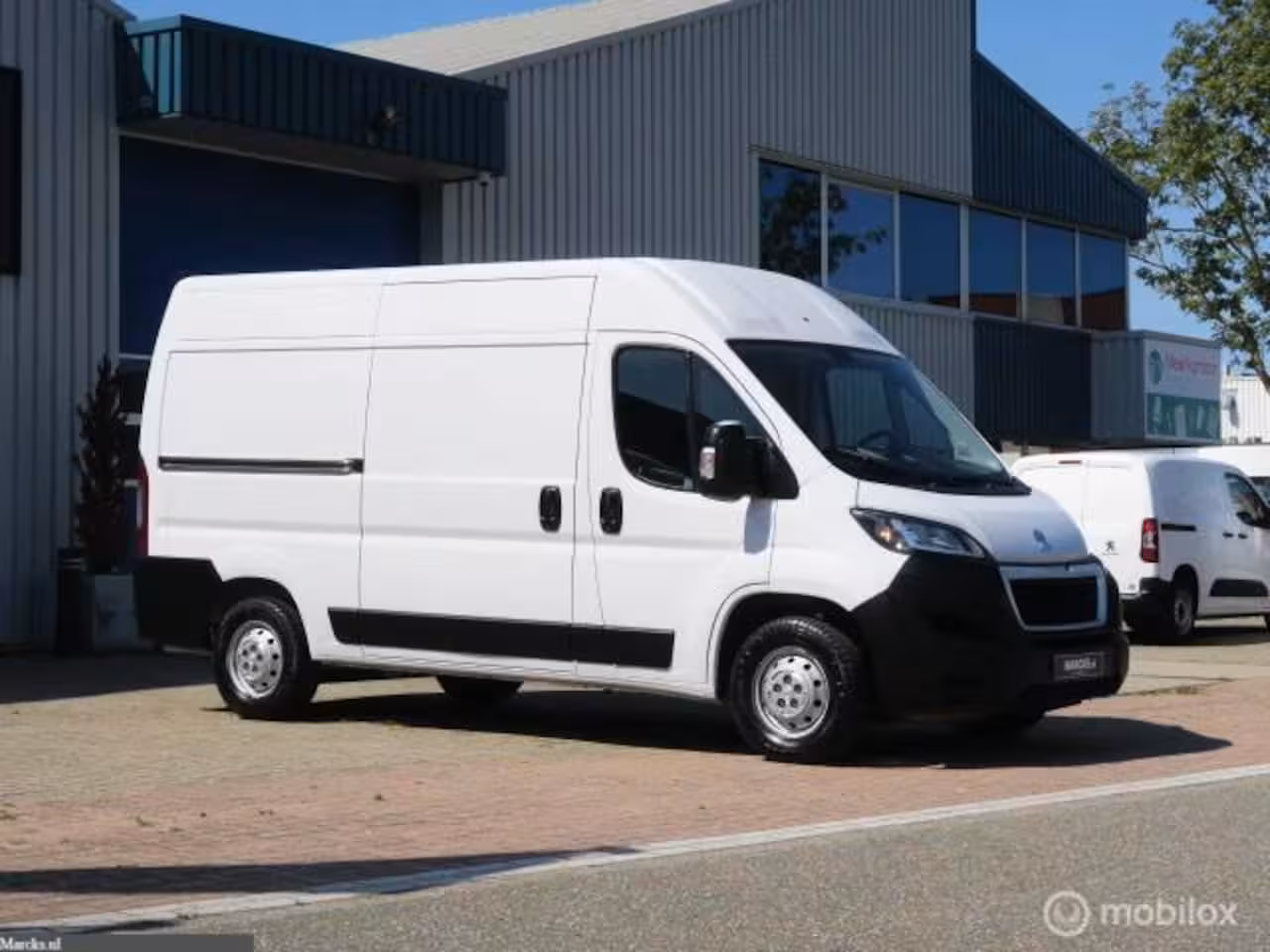 Peugeot Boxer Bestel 333 2.2 BlueHDi 120 L2H2 2x SCHUIFDEUR
