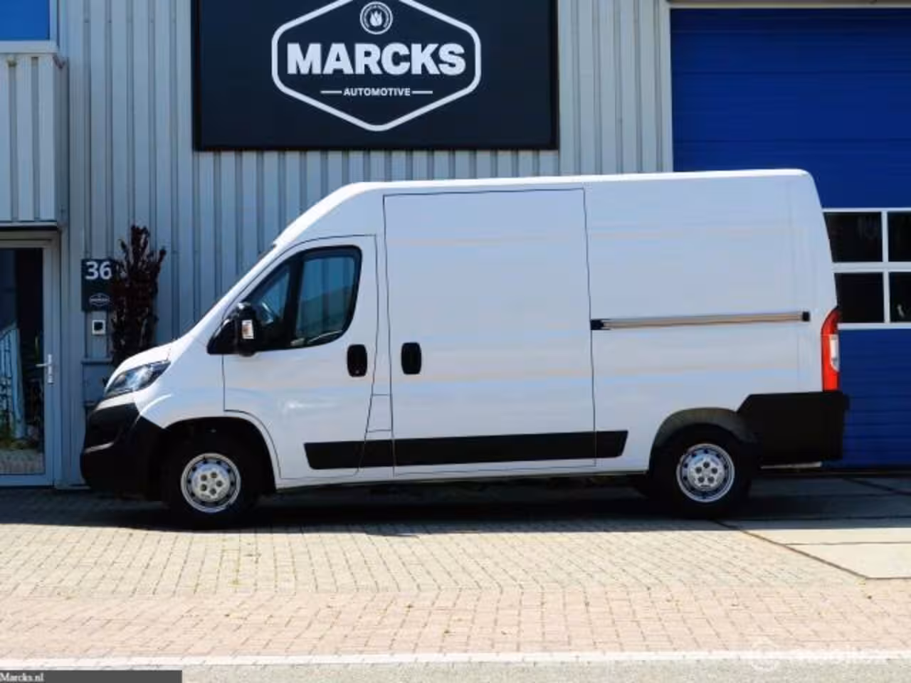 Peugeot Boxer Bestel 333 2.2 BlueHDi 120 L2H2 2x SCHUIFDEUR