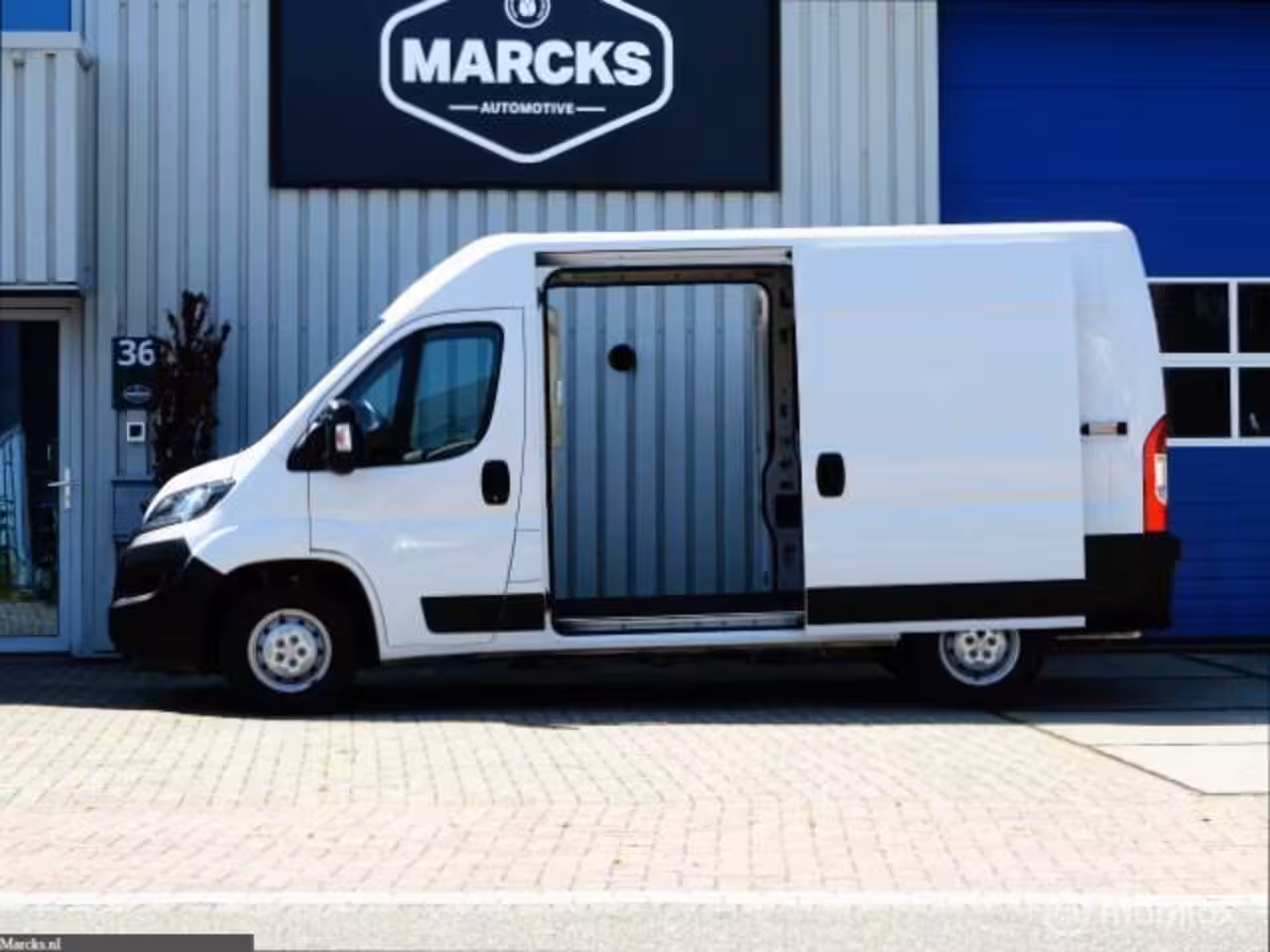 Peugeot Boxer Bestel 333 2.2 BlueHDi 120 L2H2 2x SCHUIFDEUR