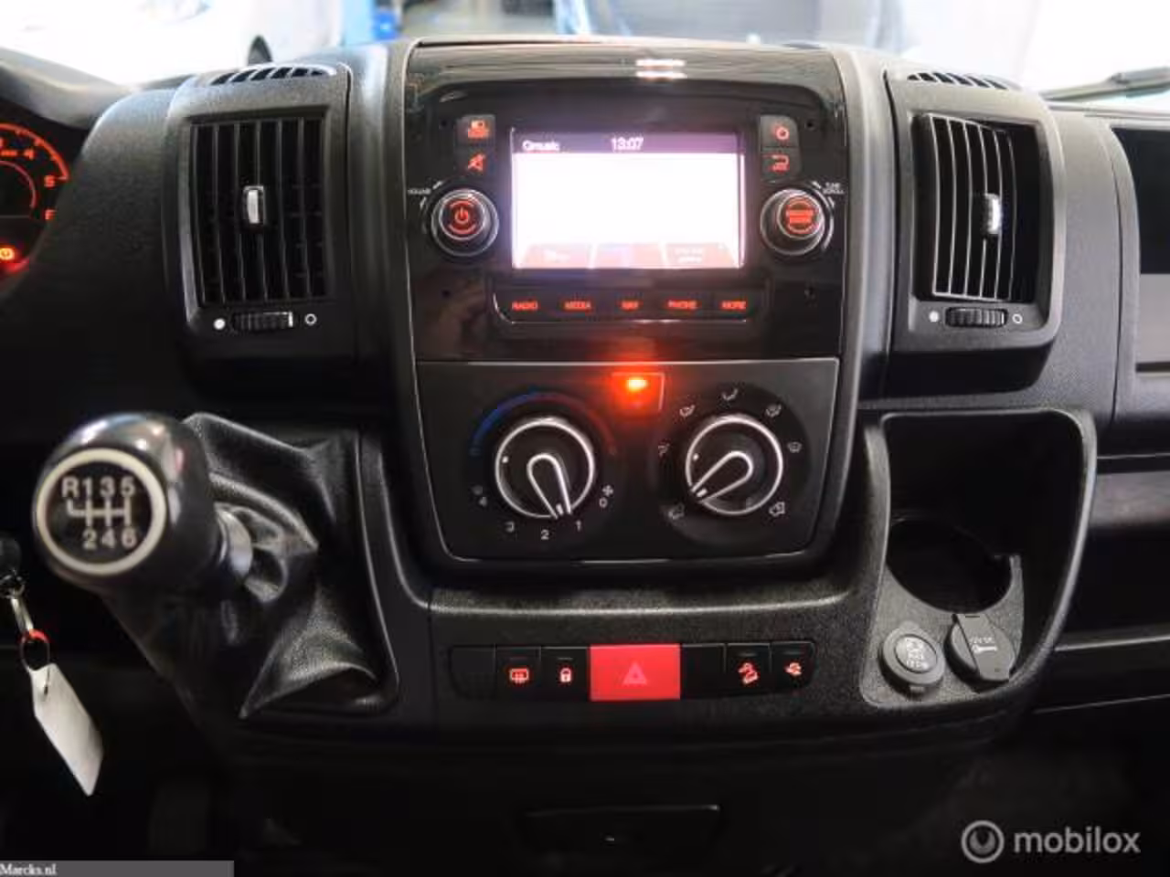 Peugeot Boxer Bestel 333 2.2 BlueHDi 120 L2H2 2x SCHUIFDEUR