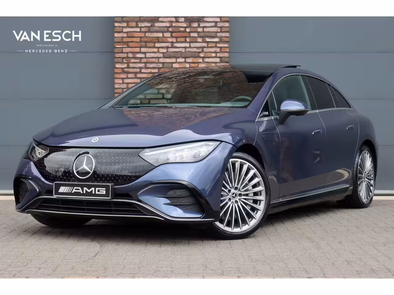 Mercedes-Benz EQE 300 AMG Line 90 kWh | Airmatic | Distronic | Panoramadak | Warmtepomp | Memory | Camera |
