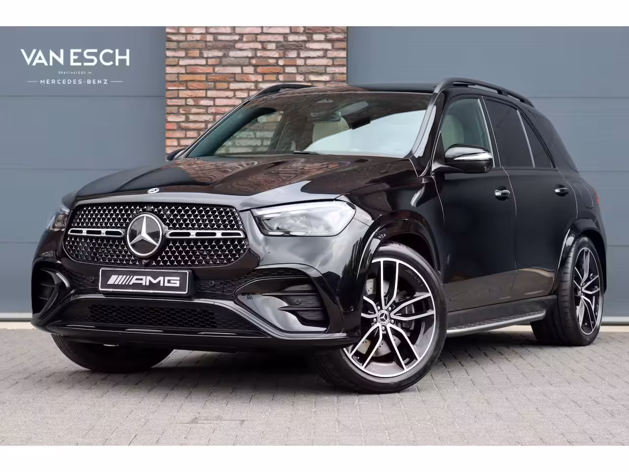 Mercedes-Benz GLE-Klasse 400 e 4MATIC AMG Line | Luchtvering | Distronic | Burmester | Verwarmd Stuurwiel | Panoram