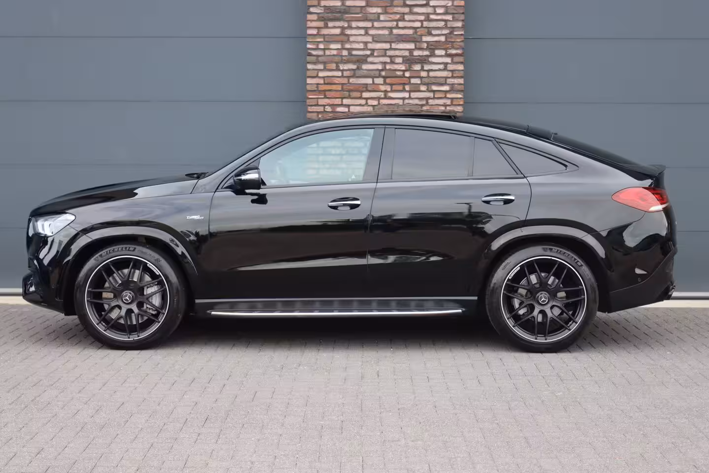 Mercedes-Benz GLE-Klasse Coupé AMG 53 4MATIC+ | Luchtvering | Distronic+ | Panoramadak | HUD | Stoelventilatie | Surround