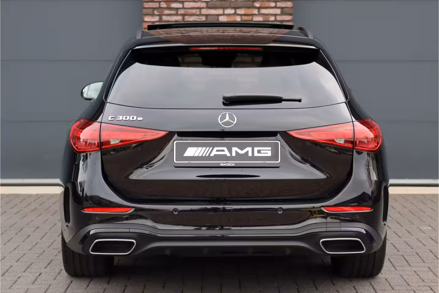 Mercedes-Benz C-klasse Estate 300 e AMG Line | Distronic | Panoramadak | Memory | Surround Camera | Verwarmd Stuurwiel |