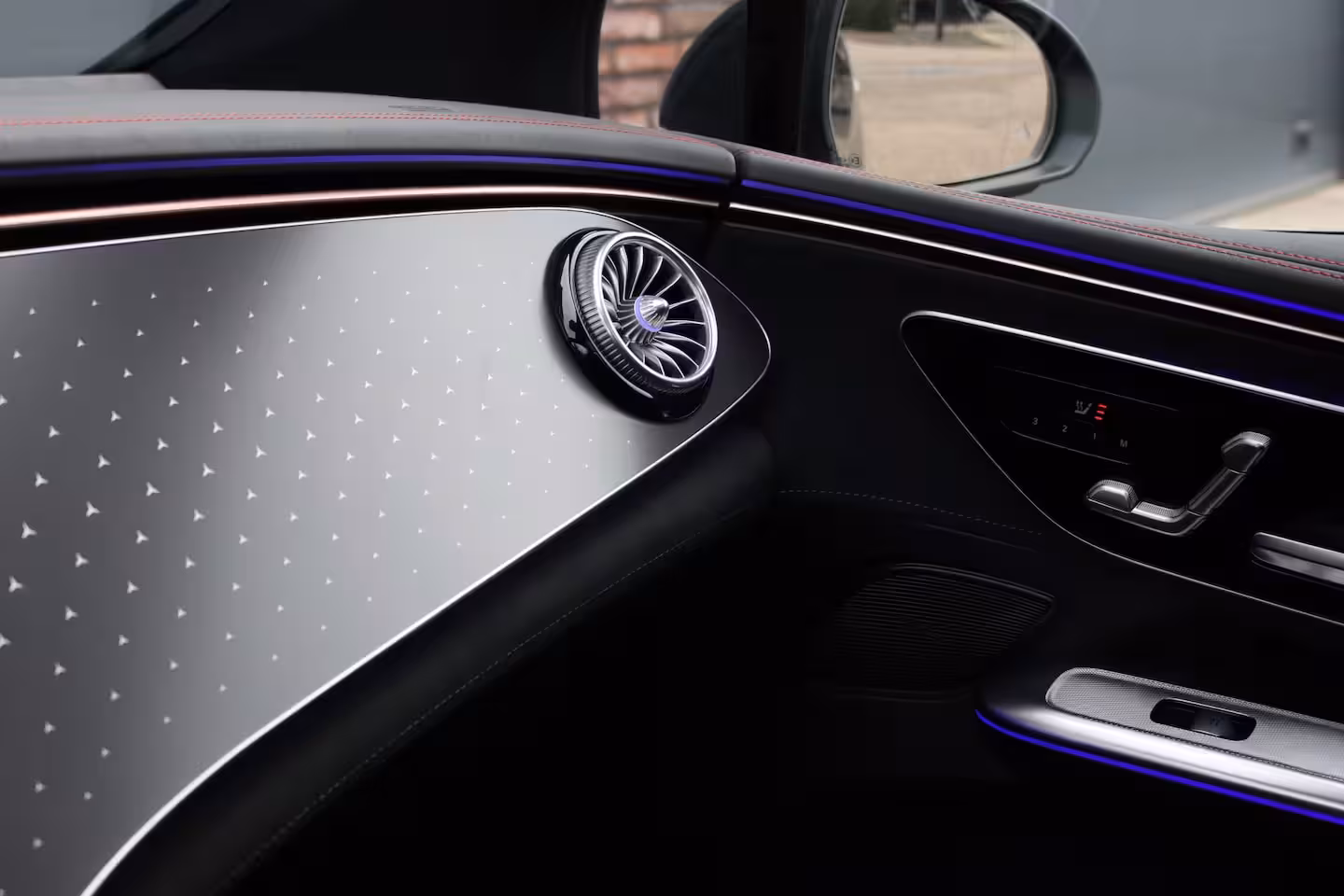 Mercedes-Benz EQE 300 AMG Line 90 kWh | Airmatic | Distronic | Panoramadak | Warmtepomp | Memory | Camera |