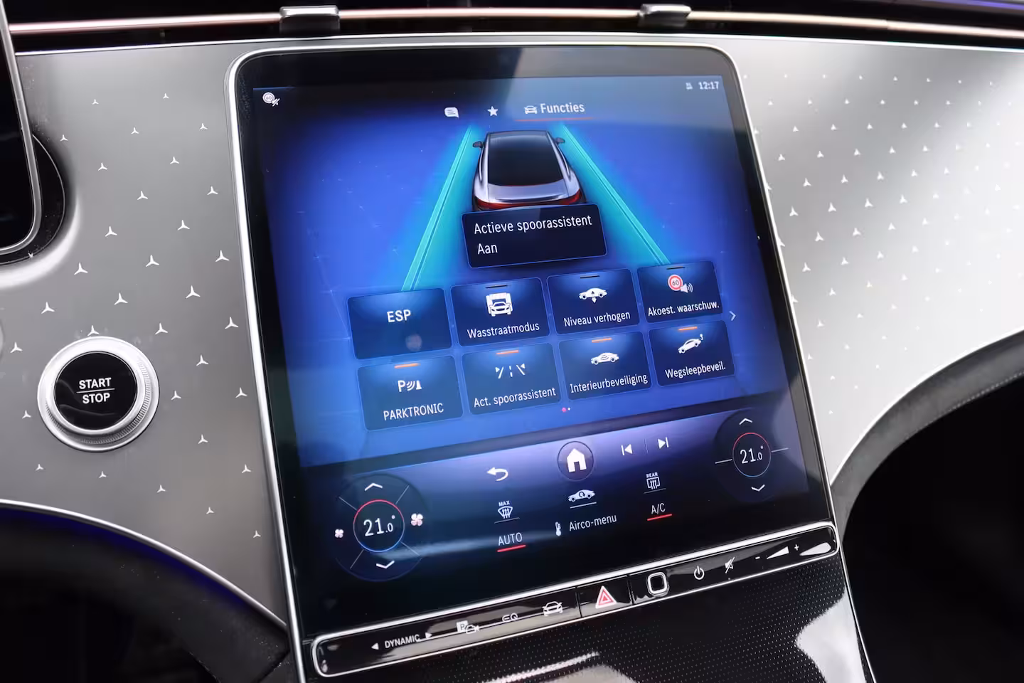 Mercedes-Benz EQE 300 AMG Line 90 kWh | Airmatic | Distronic | Panoramadak | Warmtepomp | Memory | Camera |